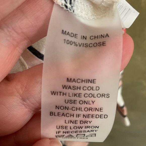 Vince Camuto Striped Lightweight Tunic Top - Picture 7 of 7